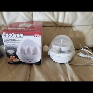 Compact White Egg Cooker for Perfectly Cooked Eggs & Poacher